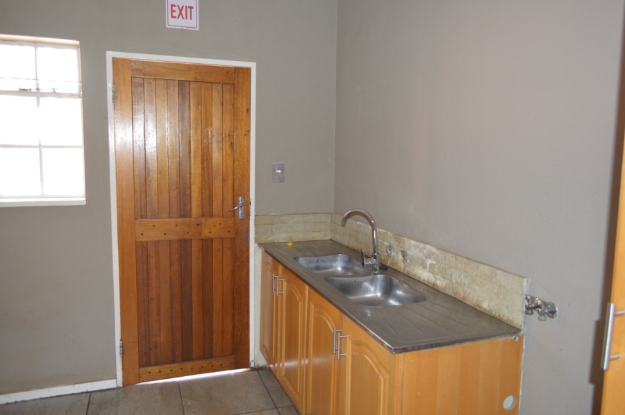 5 Bedroom Property for Sale in Flamwood North West